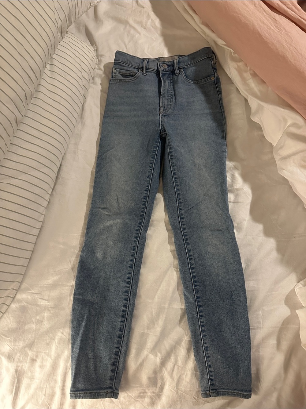 Everlane women’s Skinny Jeans in Medium Blue Wash
